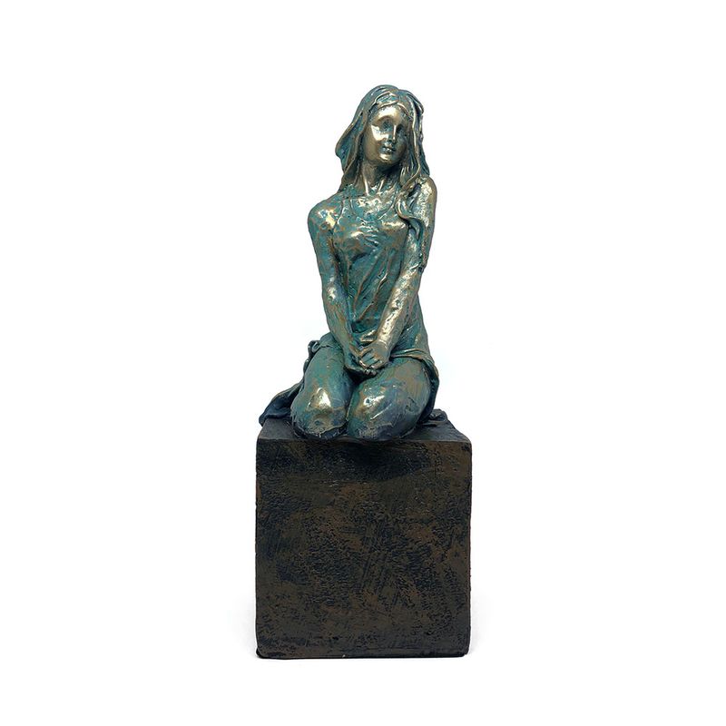 Escultura Mulher Sentada com Base