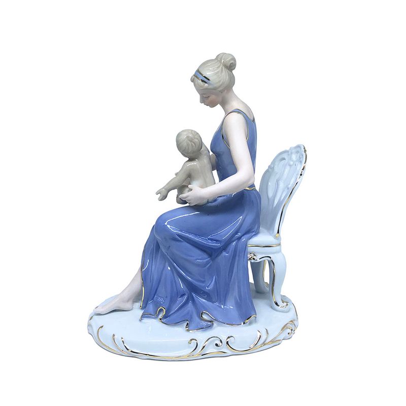 Mulher Sentada com Bebê em Porcelana