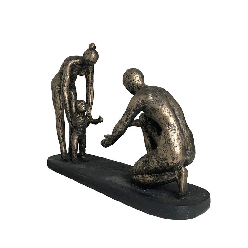 Escultura Família Pais com Criança