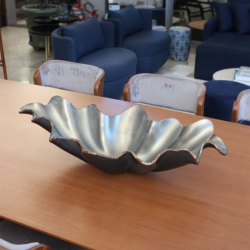 Centro de Mesa Anêmona 88 cm Pérola com Borda Dourada Regina Medeiros