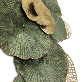 Escultura de Parede Verde e Dourada
